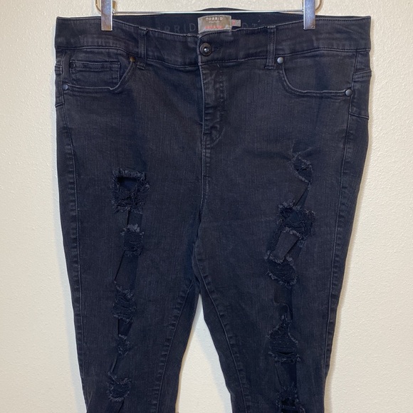 Torrid Distress Bombshell Skinny Sz 18 & 20 Black - Picture 2 of 6
